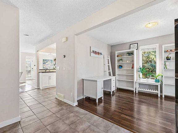 5th image of 247 W Cranberry Pl SE