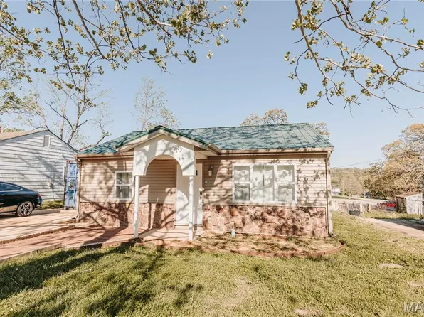 106 N Newport Ln, Waynesville, MO 65583