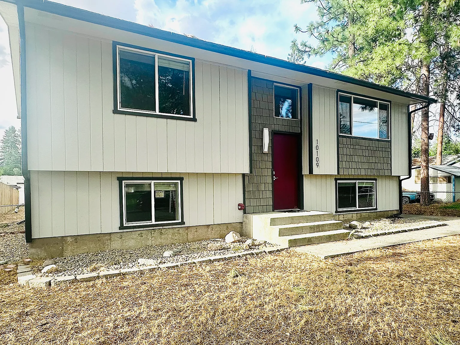4 bed, 1758 sqft, $2,400 — Photo 1