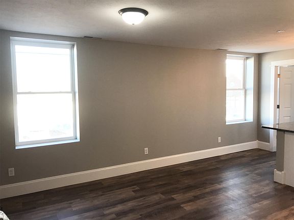 4th image of 201 West Ave APT 12