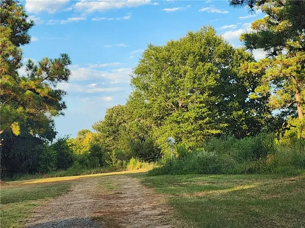 124 Bell Rd, Campti, LA 71411