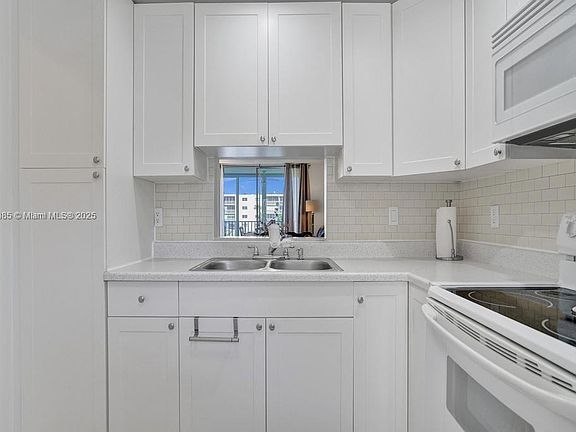 5th image of 1025 SE 2nd Ave APT 205