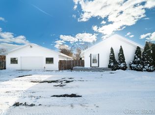 6978 N Whites Bridge Rd, Belding, MI 48809