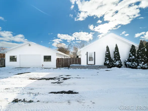 6978 N Whites Bridge Rd, Belding, MI 48809