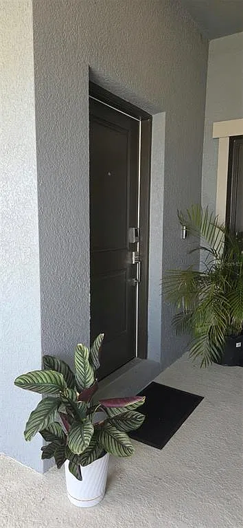 1 bed, 1.0 bath, 400 sqft, $1,370 — Photo 2