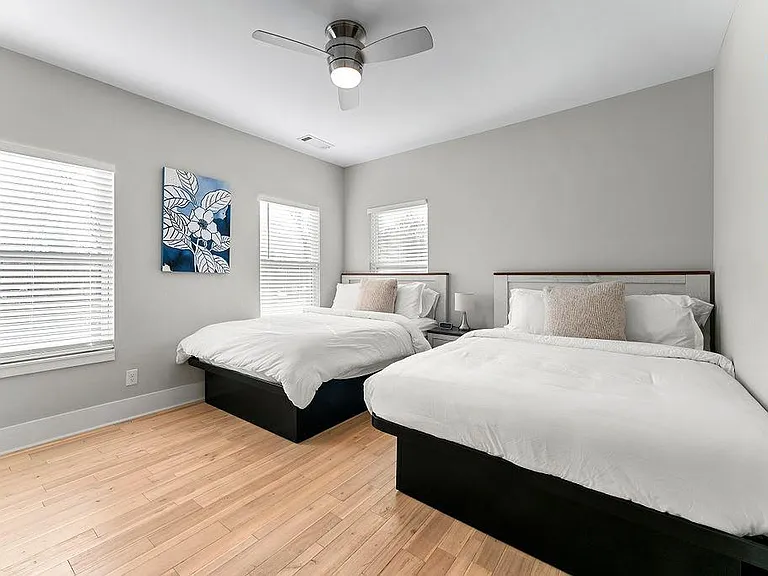 209 Clay St SE — Photo 36