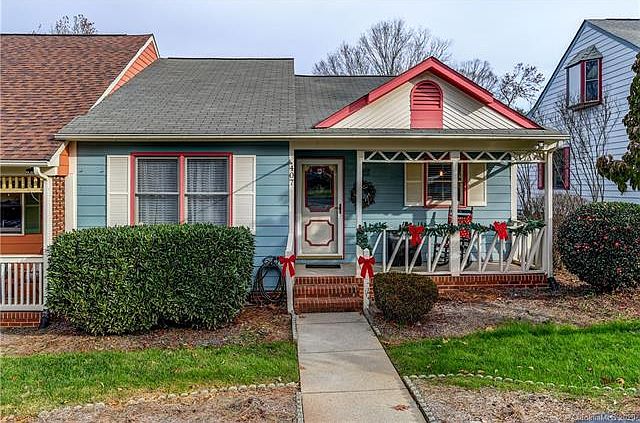 1st image of 407 Windsor Ln