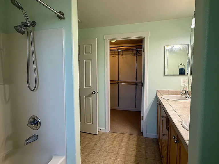 10743 SW Canterbury Ln #102 — Photo 27