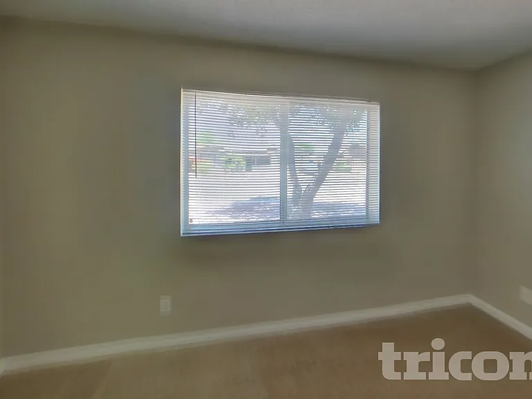 6237 W Marconi Ave — Photo 11