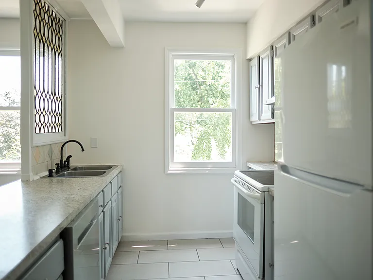 95 Liberty St #2 — Photo 3