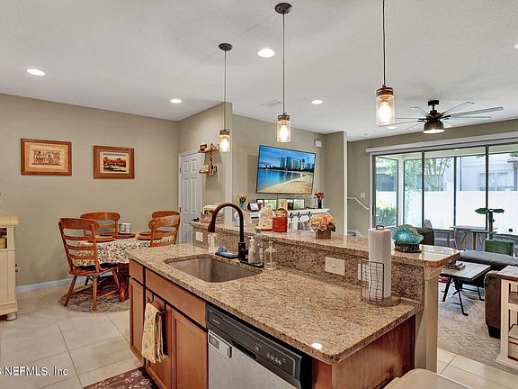 2nd image of 7036 BEAUHAVEN Court