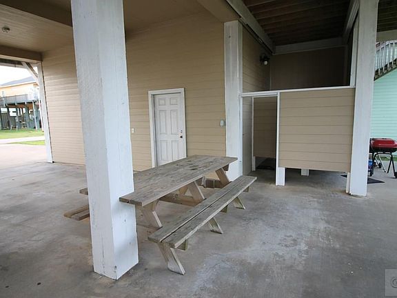 4th image of 2792 Gulfview Ln