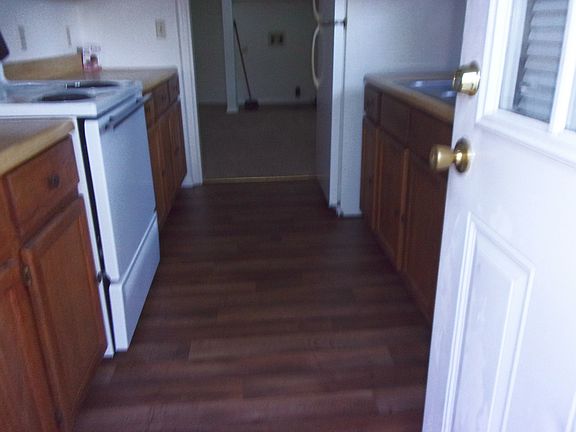 2nd image of 831 Meadowlane Dr