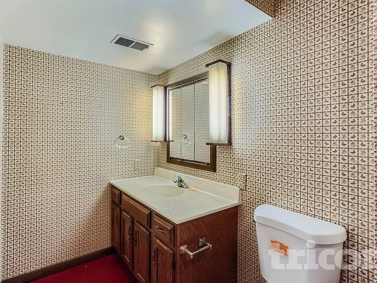 1441 Maple Ln — Photo 5