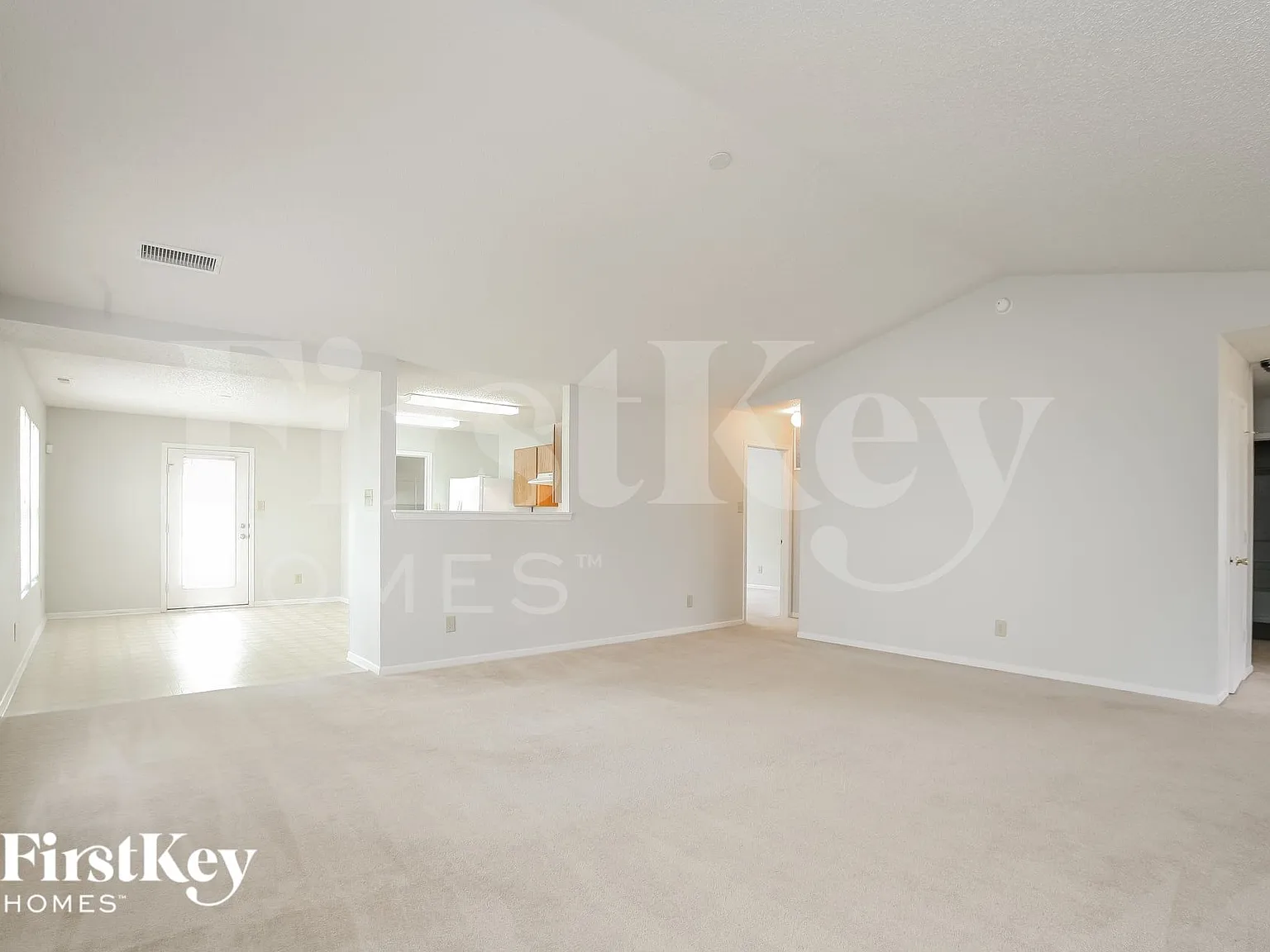 3 bed, 2.0 bath, 1822 sqft, $2,065 — Photo 3