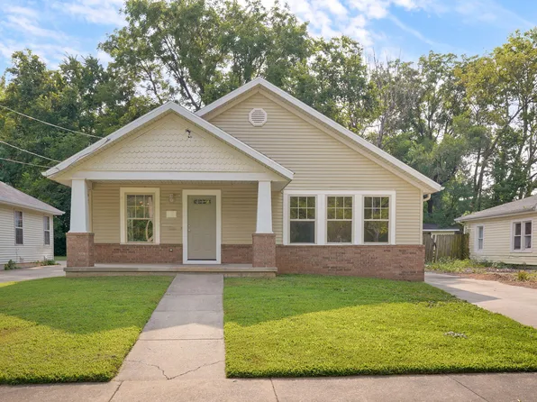 2134 N Howard Avenue, Springfield, MO 65803