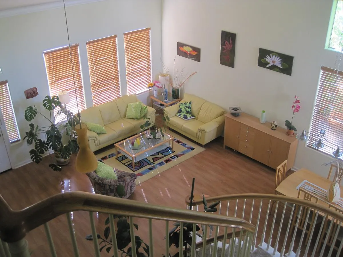 4 bed, 2.5 bath, 2300 sqft, $4,300 — Photo 4