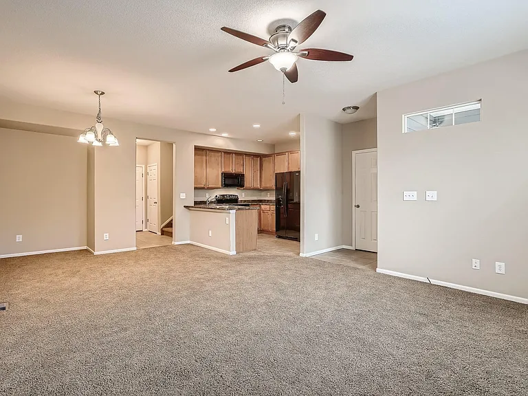 140 Jackson Dr — Photo 3