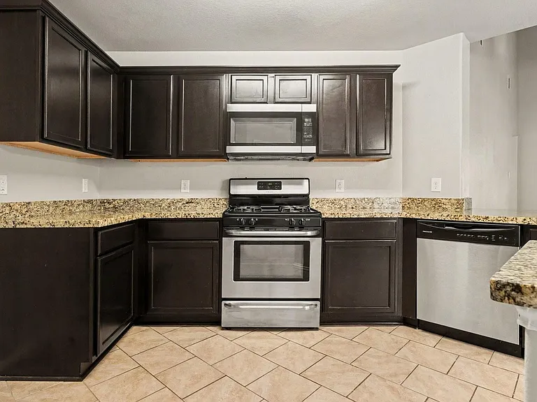 21622 Messara Ct — Photo 7