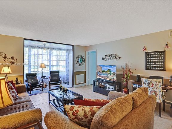 4th image of 9330 Sunrise Lakes Blvd APT 109