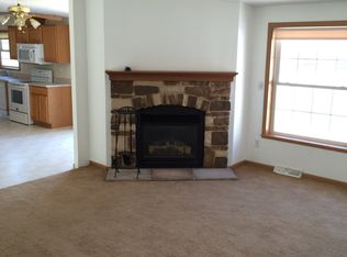 5655 Irving Blvd, Machesney Park, IL 61115