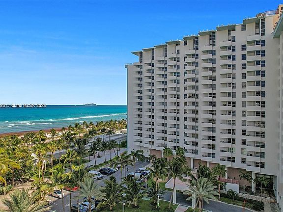 3rd image of 2899 Collins Ave APT 1433