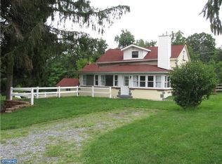 122 Walnuttown Rd, Fleetwood, PA 19522