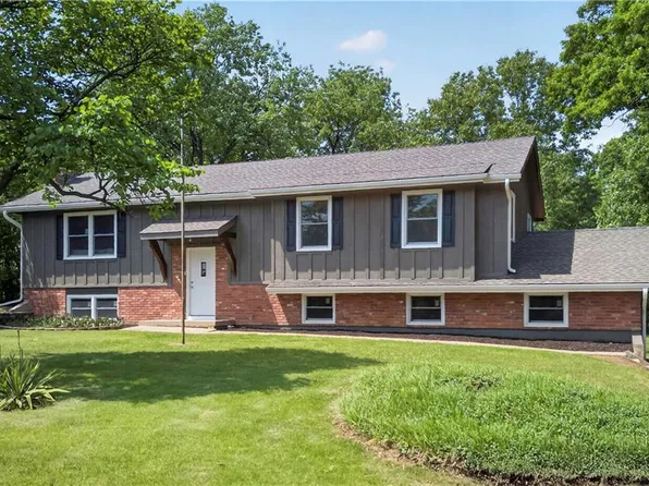 13516 W 71st St, Shawnee, KS 66216