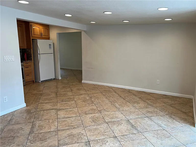 12752 Lemay St — Photo 10