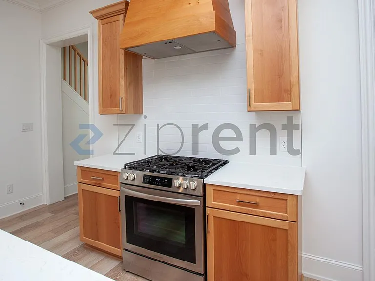 139 W Deaderick St — Photo 7