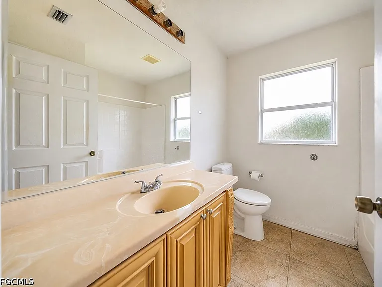 20 Hampton Ave — Photo 10