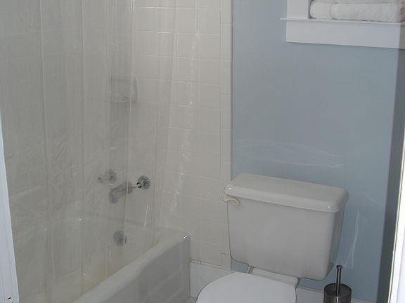 5th image of 622 Harrison Ave