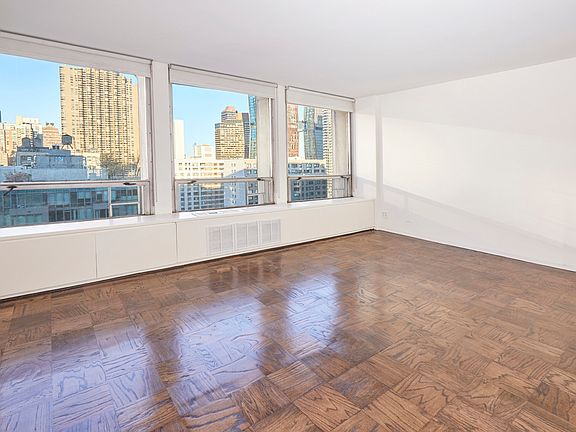4th image of 300 E 33rd St APT 14E