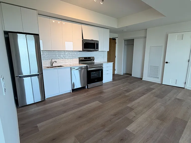 33 Erie Ave #909 — Photo 4