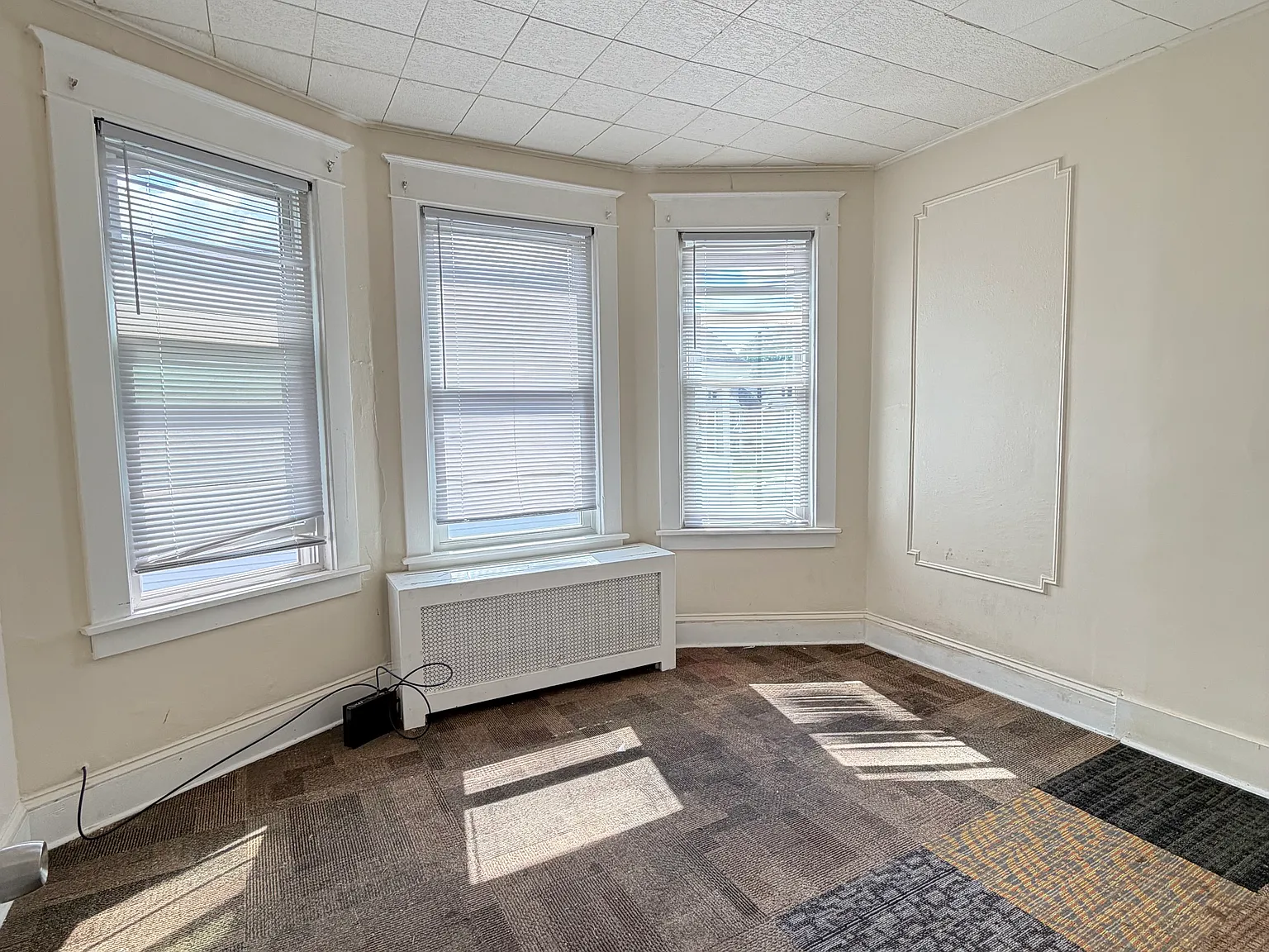 5 bed, 1.5 bath, 1500 sqft, $575 — Photo 1
