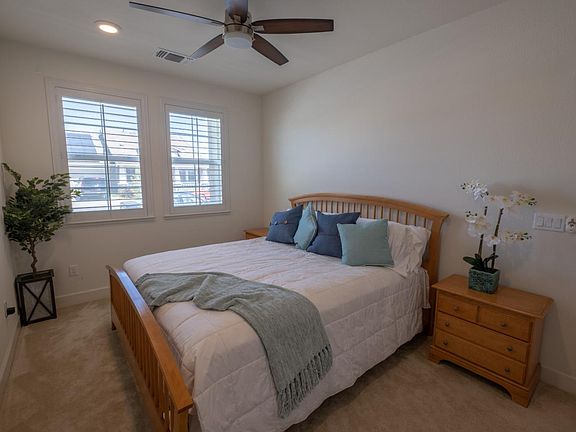 3rd image of 1257 Steinbeck Dr