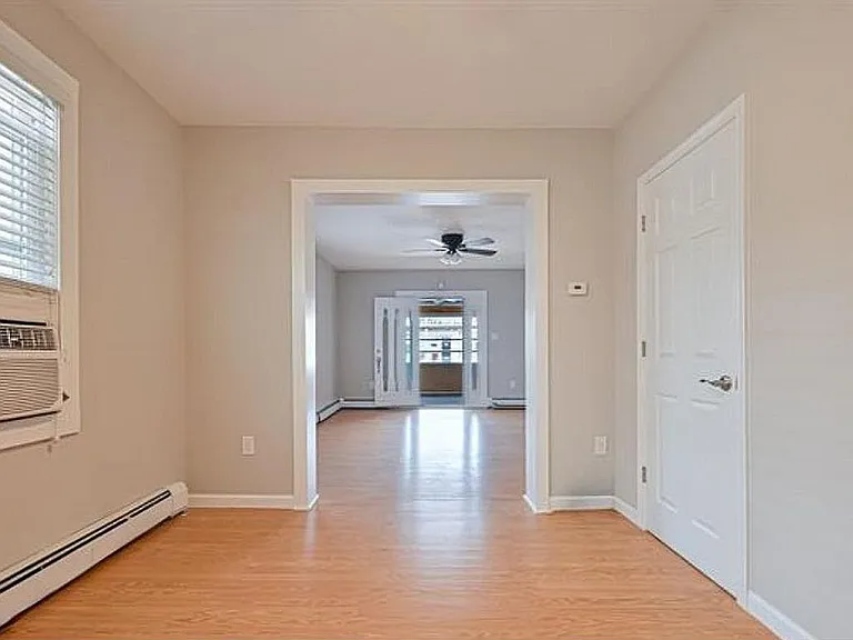 126 N Harvard Ave — Photo 6