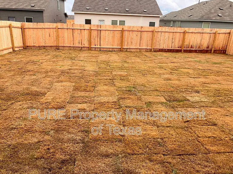 313 Stratus Ln — Photo 33