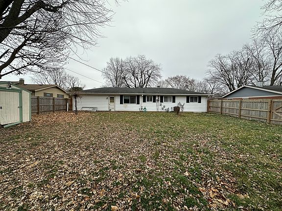 3rd image of 703 Winthrop Dr
