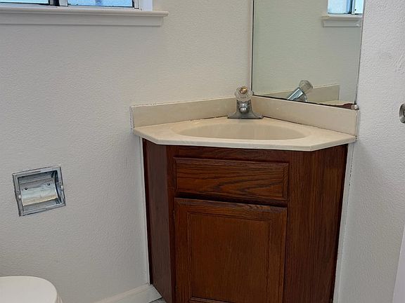 5th image of 322 Ridgecrest Circle