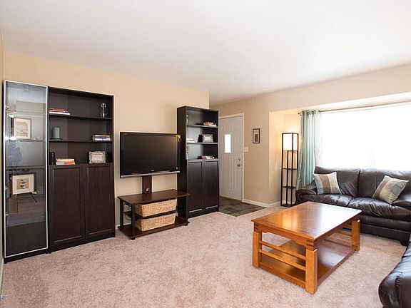 4th image of 575 Morningside Dr