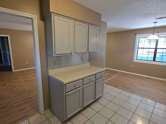 5th image of 613 E 16th St #A