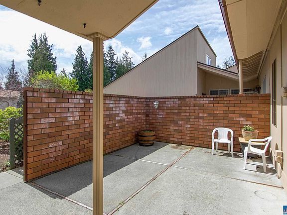 2nd image of 126B Hilltop Dr