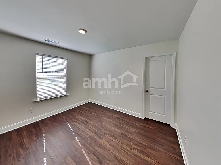 561 Rivermist Dr — Photo 20