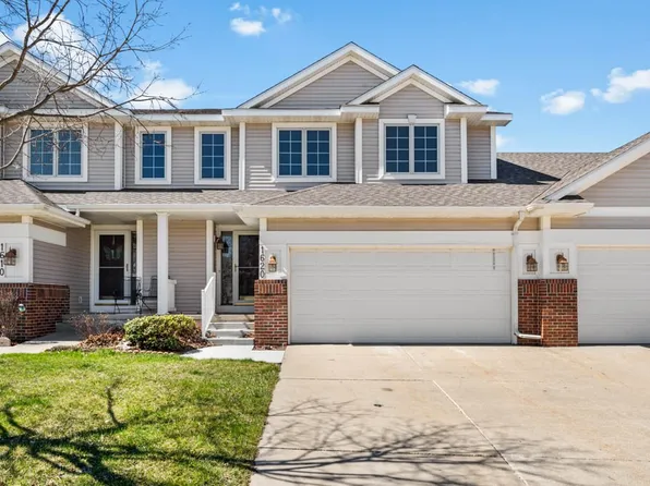 1620 Waters Edge Dr, Pleasant Hill, IA 50327