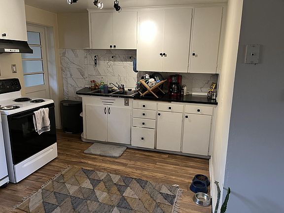 5th image of 217 E Broadway St #1