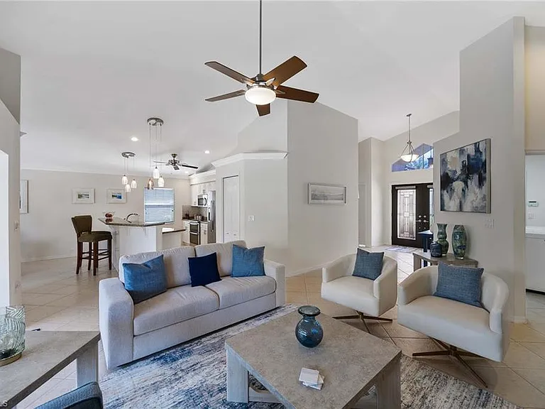 8468 Indian Wells Way — Photo 10
