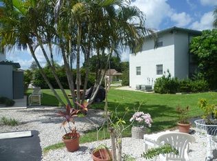 1366 Solana Rd APT E, Naples, FL 34103