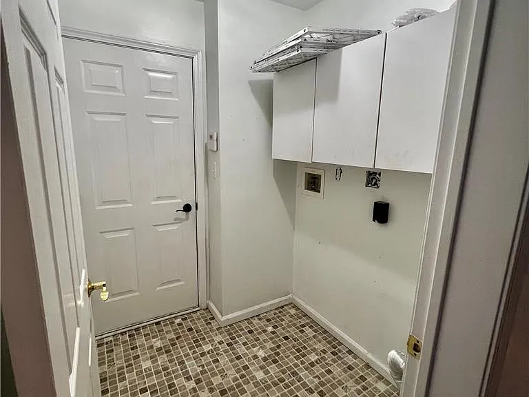 2146 Bedford Dr — Photo 7