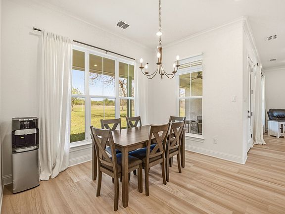 4th image of 445 Rodeo Way